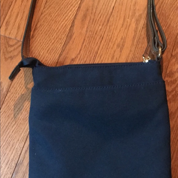 Tommy Hilfiger purse - Picture 2 of 3